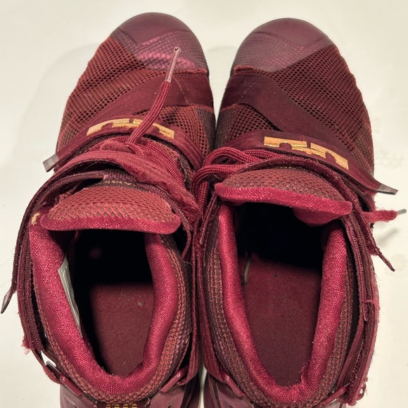 Men's Nike LeBron Soldier 9 Premium Basketball Shoes Sneakers Sz 10 Deep Garnet - Picture 5 of 10